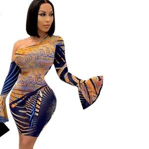 Green$15(M)Bridesmaid dress$30(size8)Bustier$10(XL)dress $25(M)Black dress$10(XL